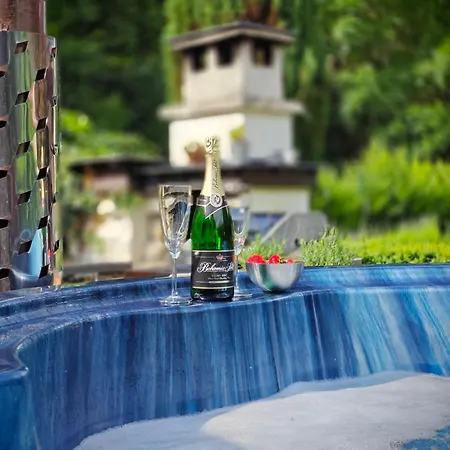 West Spazio Вилла *